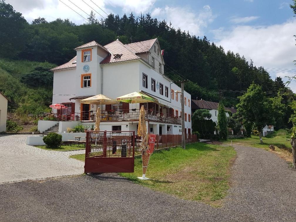 Penzion Na Pracharne Kladruby  Εξωτερικό φωτογραφία